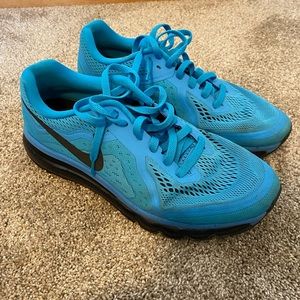 Super hot Used Nike Air Max running Shoes size 11